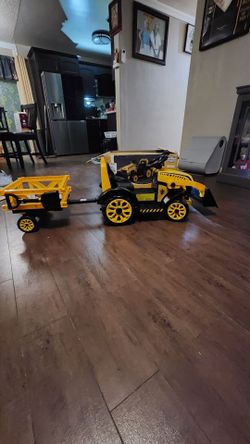 Best Ride On Cars Tonka 6V Construction Tractor Ride-On with Trailer and Working Loader for Kids