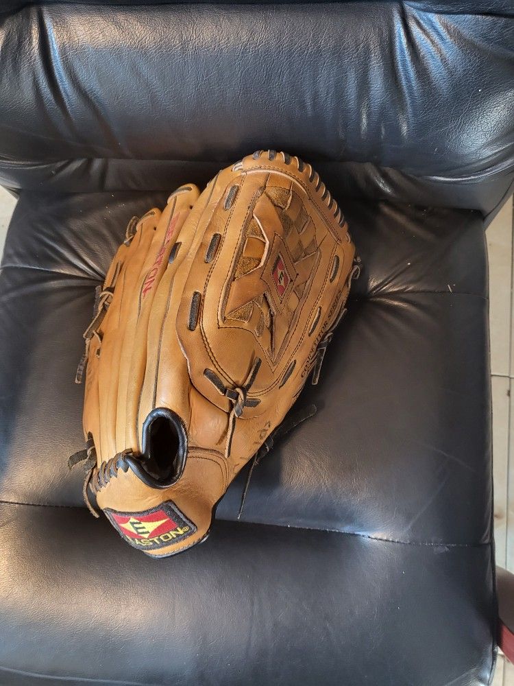 Baseball Glove 