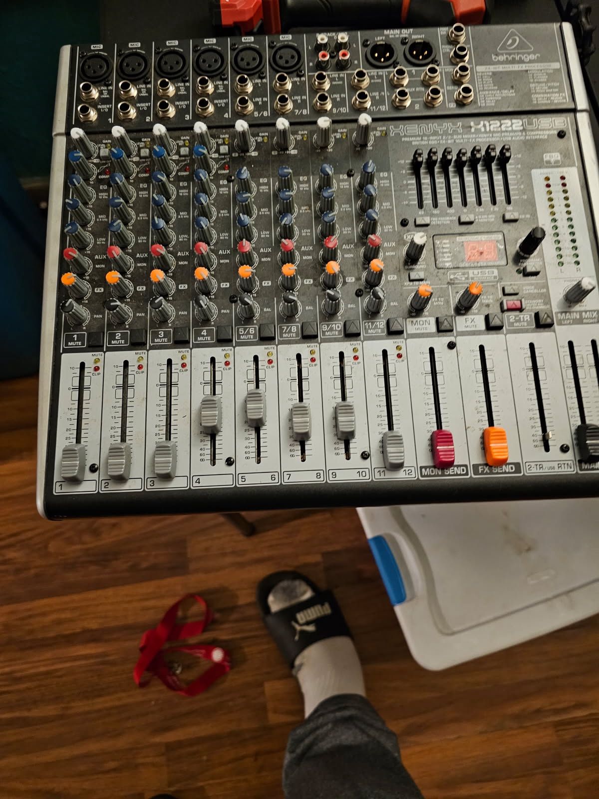 Behringer Premium 12 Input 2 Bus Mixer Xenyx Mic Preamps And Compressors