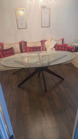 Selling glass table