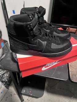 Nike Terminator Men’s Size 9.5/Womens 11.5