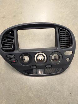 2003 Toyota tundra dash bezel oem