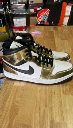 Jordan 1 Mid Metallic Gold/Black/White
