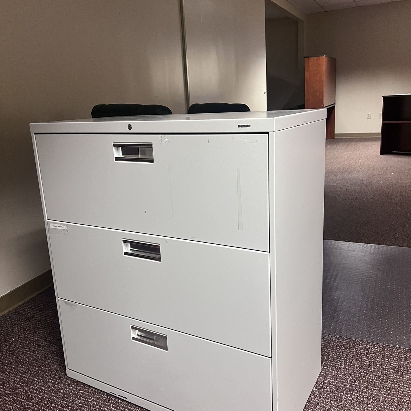 HON 3-Drawer Filing Cabinet! 