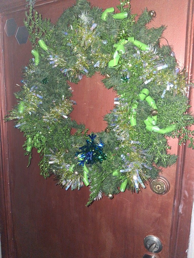 Gri Ch Wreath