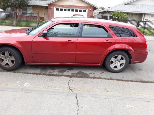 2005 Dodge Magnum ! for Sale in Sacramento, CA - OfferUp