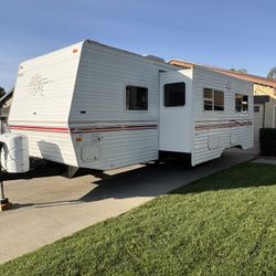 2001 Terry Travel Trailer 26ft With Large Slide Out 