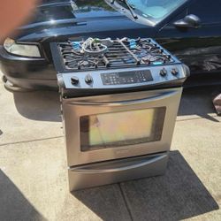 Gas/Electric Stove