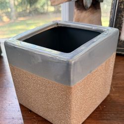 Vintage tissue/planter box