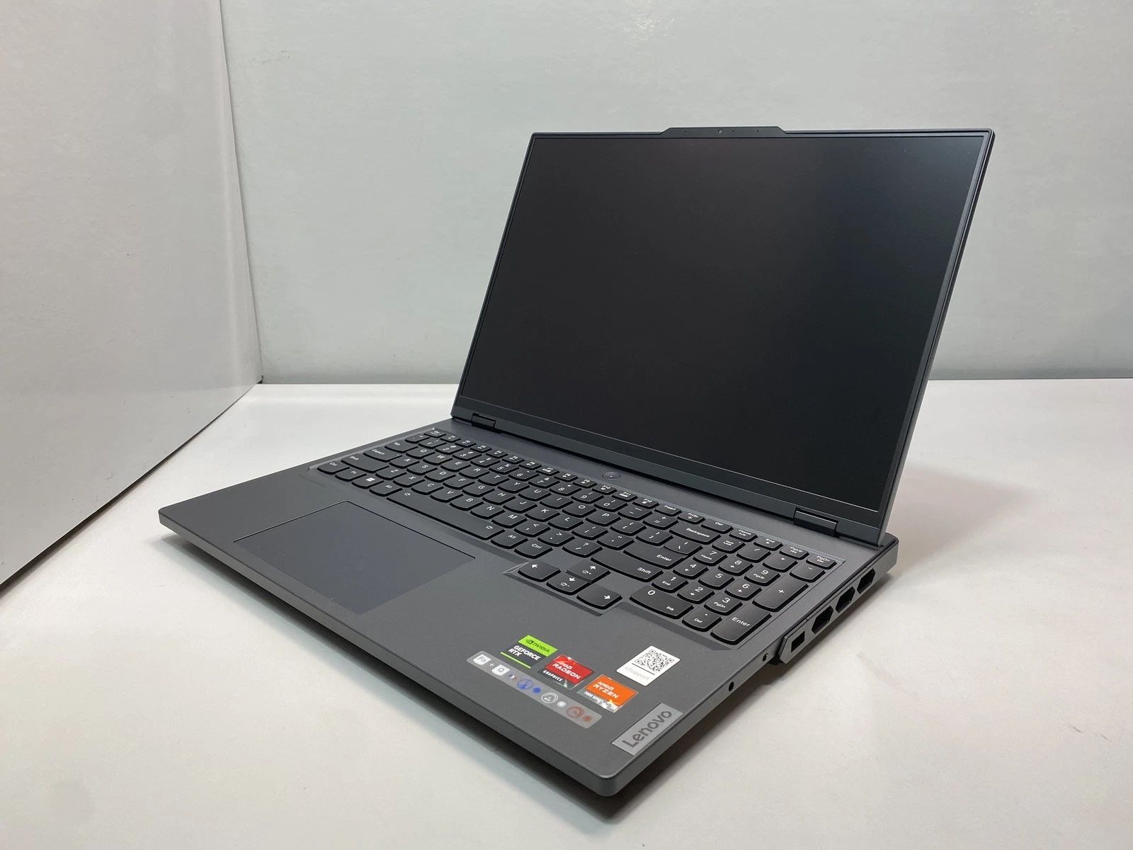 Lenovo Legion Pro 7 16ARX8H Gaming Laptop 16" Ryzen 9 7945HX 1TB RTX 4090