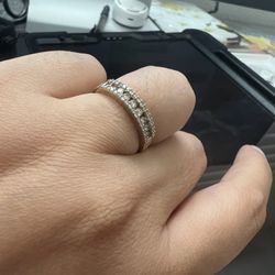 10kt Yellow Gold And Diamond Wedding Band Size 8