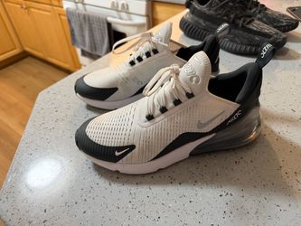 Nike Air Max 270  11 Mens
