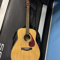 Yamaha F325 Acoustic Guitar W/ Soft Case and Strings