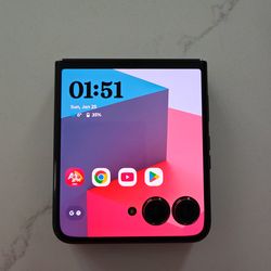 Motorola Razr Plus 2024