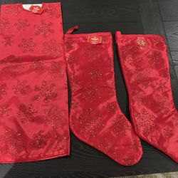 Tree Skirt With Matching Stockings 