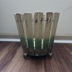 VINTAGE BASKET OR PLANT 🪴 HOLDER