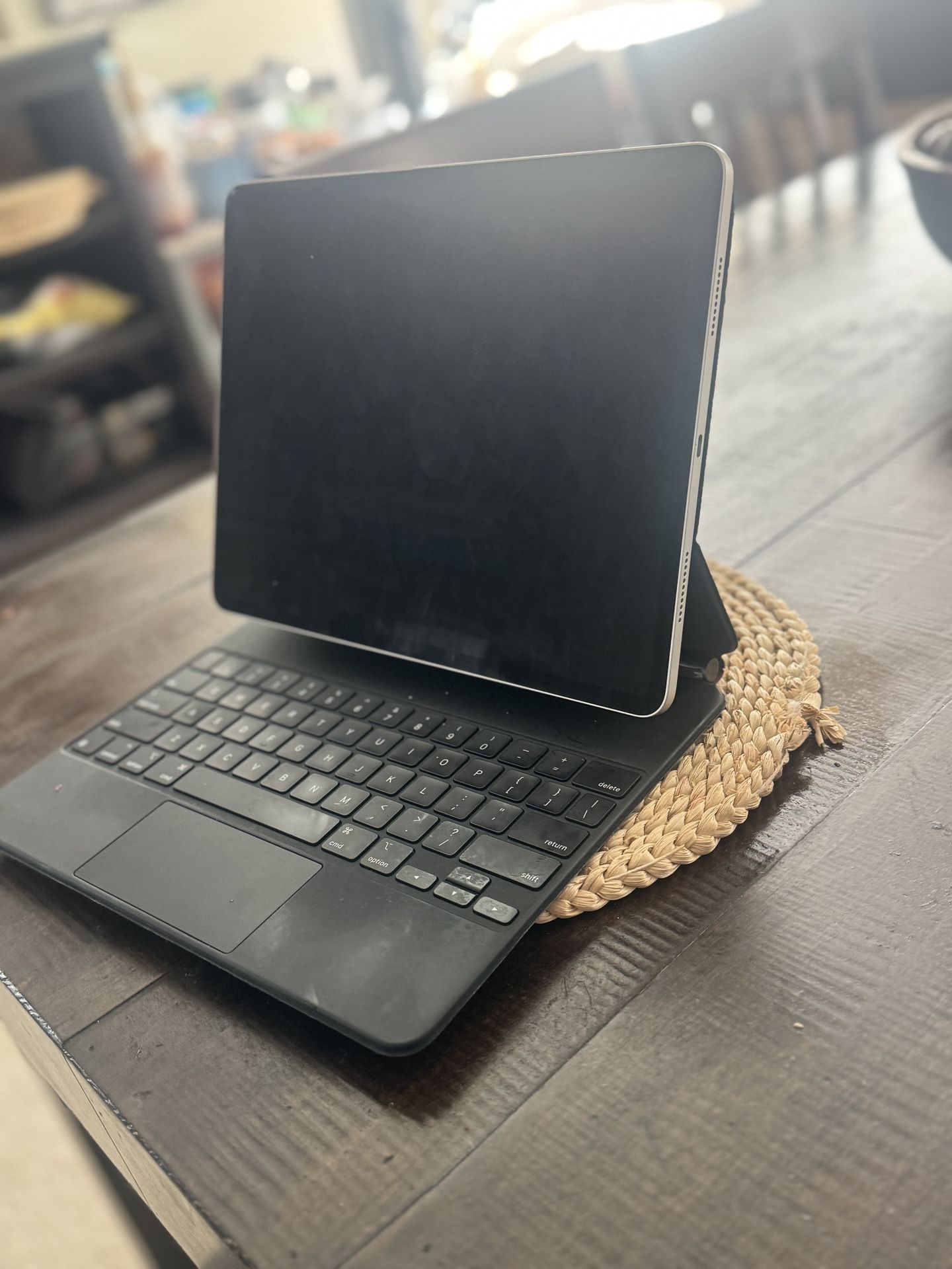 Apple Magic Keyboard for iPad Pro 12.9β (2021) β Perfect Condition