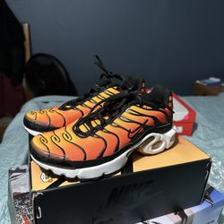New Nike Air max Plus Tn “sunset” Size 5Y