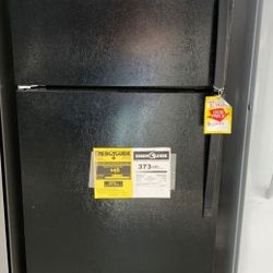 Whirlpool Refrigerator Comes with Warranty L4