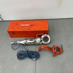 Ridgid Model 700 Pipe Threader And Pipe Vise