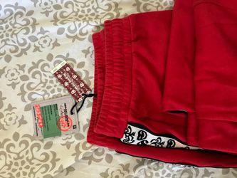 Red asaali sweats