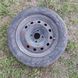 1 2003 Kia Spectra Wheel and Tire