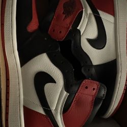 Bred Jordan 1s