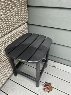 Polywood side Table (18in)