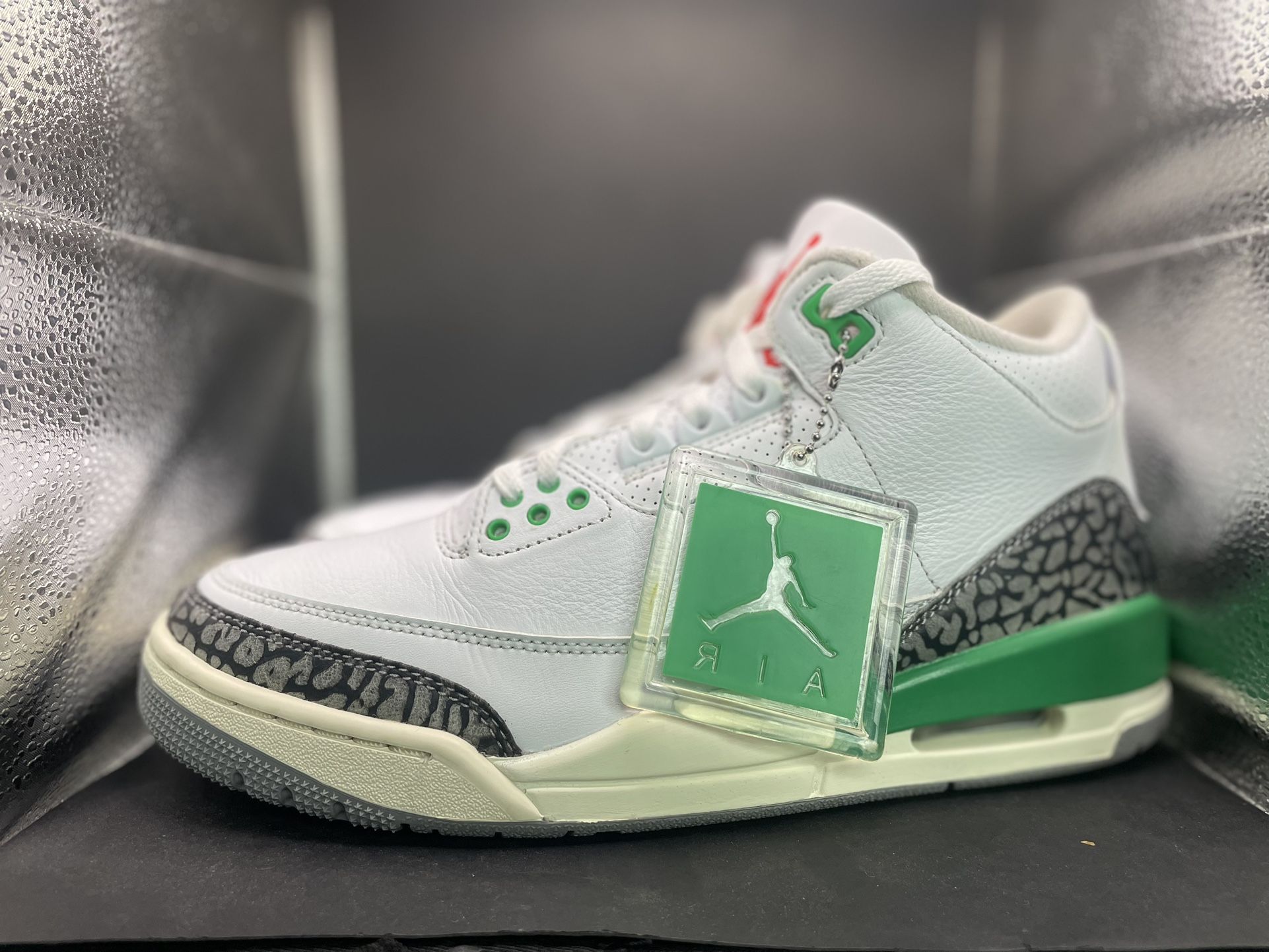 Retro 3 Lucky Green (M 8.5)(W 10)