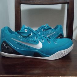 Nike Kobe Bryant Size 10.5 Men's $75
