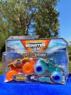 Monster Jam Earth VS Surf Max D & Zombie
