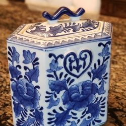 Blue And White Porcelain Dish