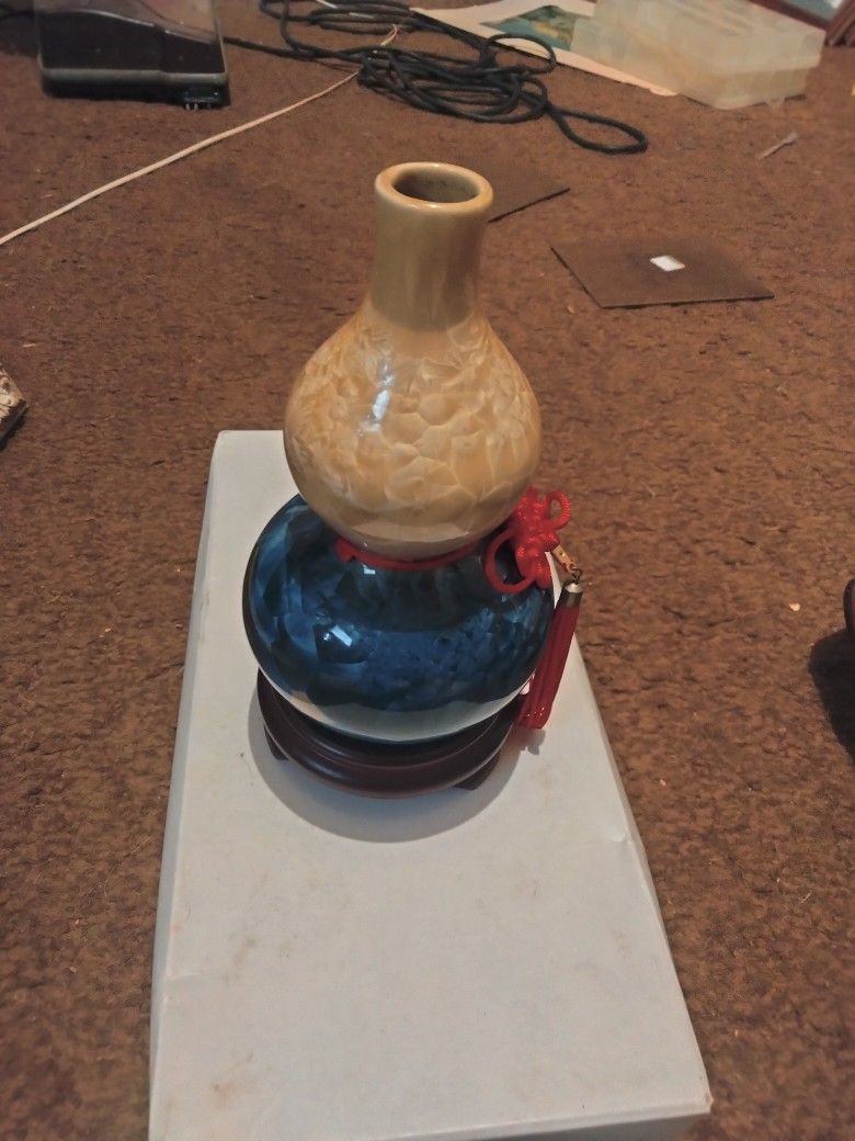 Chinese Longevity Eternity Vase, Cream &Blue