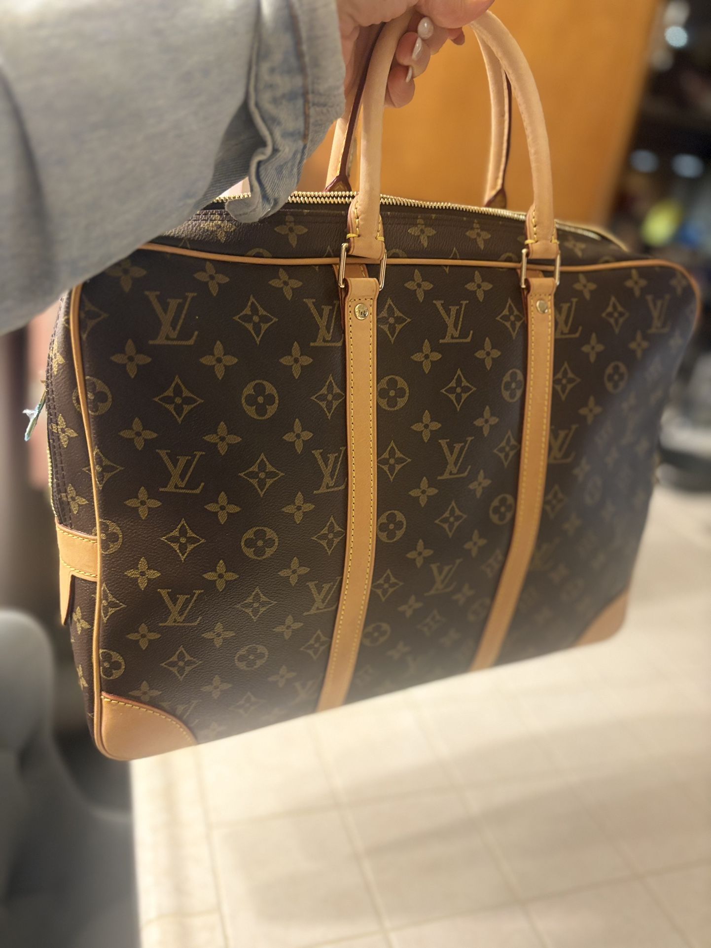 New Louis Vuitton Business Bag, Comes With Everything You Seen In The Picture And A Shopping Bag