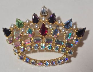Vtg. Signed B. David Crown Brooch Multi colored Teardrop Rhinestones faux pearls 2"x11/2" Rare Find!
