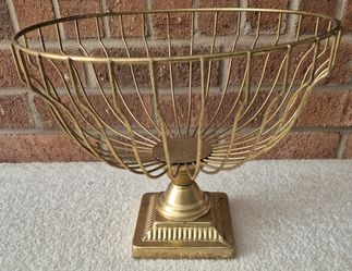 Gold Metal Wire Pedestal Fruit Basket