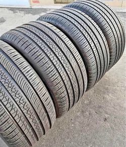Set 255/45-19 Pirelli con el 80% de vida