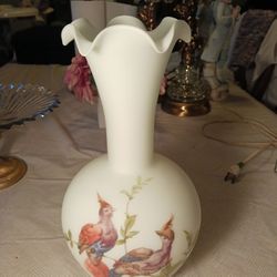  BEAUTIFUL VINTAGE  FROSTED  GLASS  VASE WITH  BIRDS  GOLD TRIM  PERFECT CONDITION ALMOST  12 INCHES TALL  Very Unique Looking VINTAGE  FROSTED GLASS 