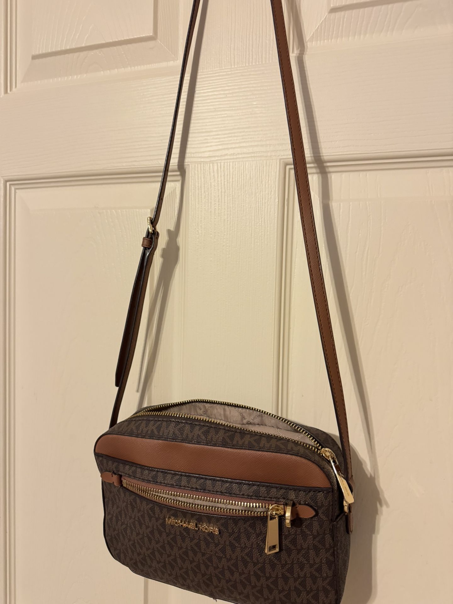 Michael Kors cross body Handbag Purse Designer