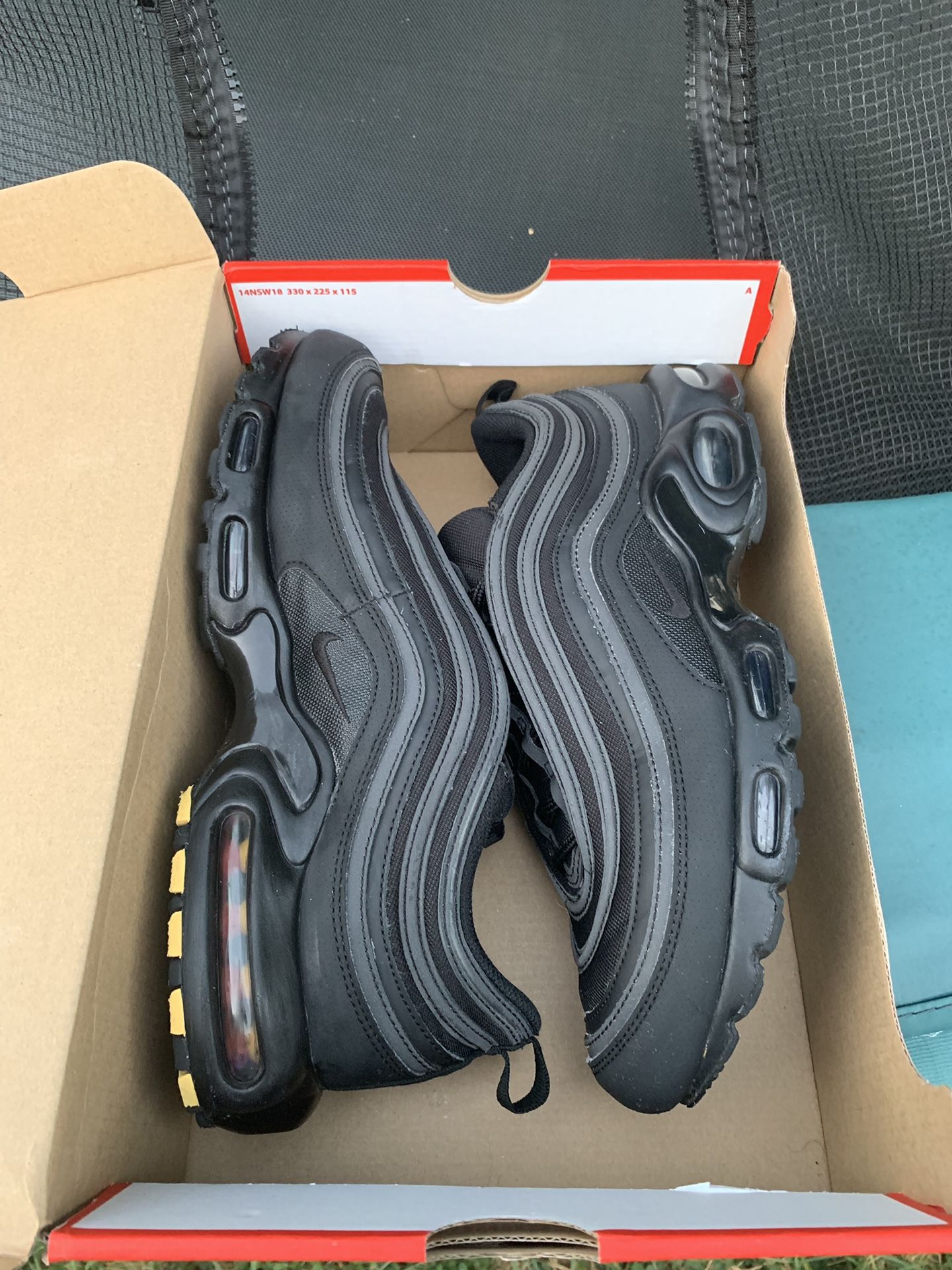 Air max plus/97 size 10.5, 130$ ,9/10 condition, the reflective is amazing and the shoe is a classic