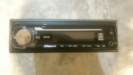 Dual car radio with USB and aux