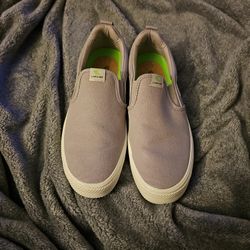 Cariuma Slip Ons
