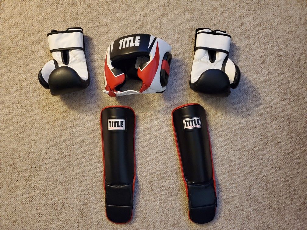 Kick Boxing Gear Lg ( Title and Revgear )