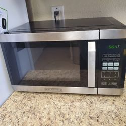 Black + Decker Microwave 