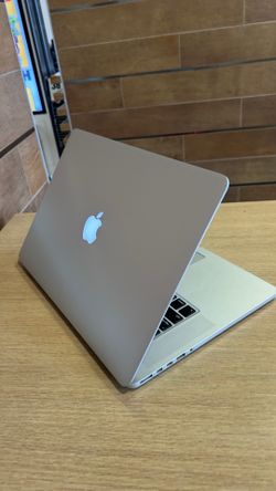 Apple MacBook Pro 15” Retina i7/16GB/500GB SSD $350