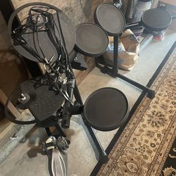 Yamaha Electric Drum Set