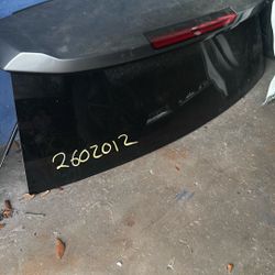 2017 Suburban Tailgate Glass With Roof Spoiler