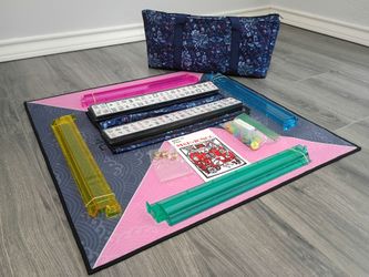 American Mahjong Set w/ playing mat