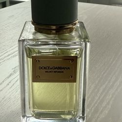 Dolce Gabbana.  Velvet Infusion 