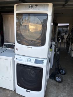 Maytag Stackable Washer and gas dryer Excellent working condition Heavy duty Commercial quality W27 D31.5 H76 Washer 4.5 cu ft Dryer 7.4 cu ft 3